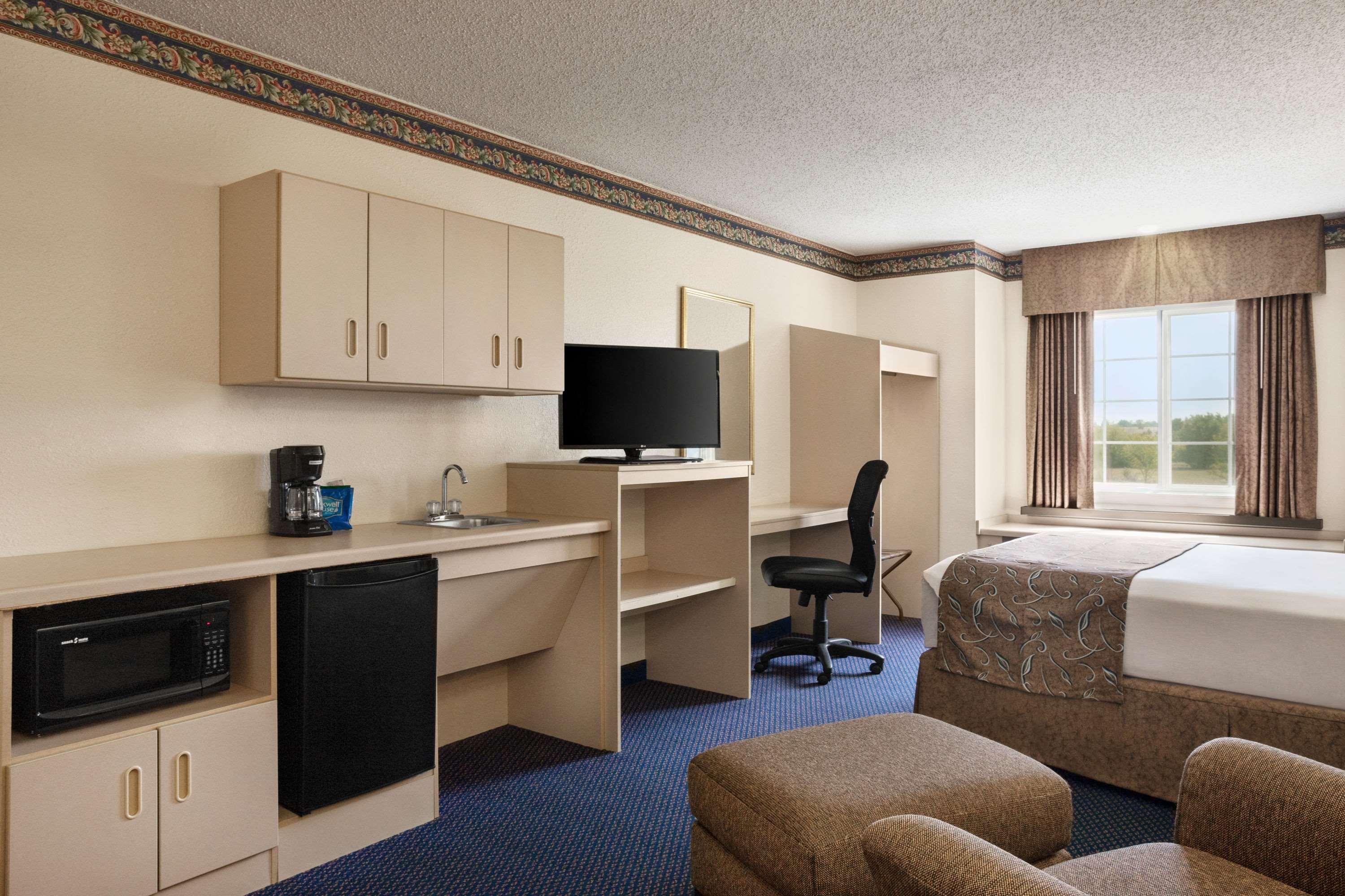 Travelodge By Wyndham Fort Scott מראה חיצוני תמונה