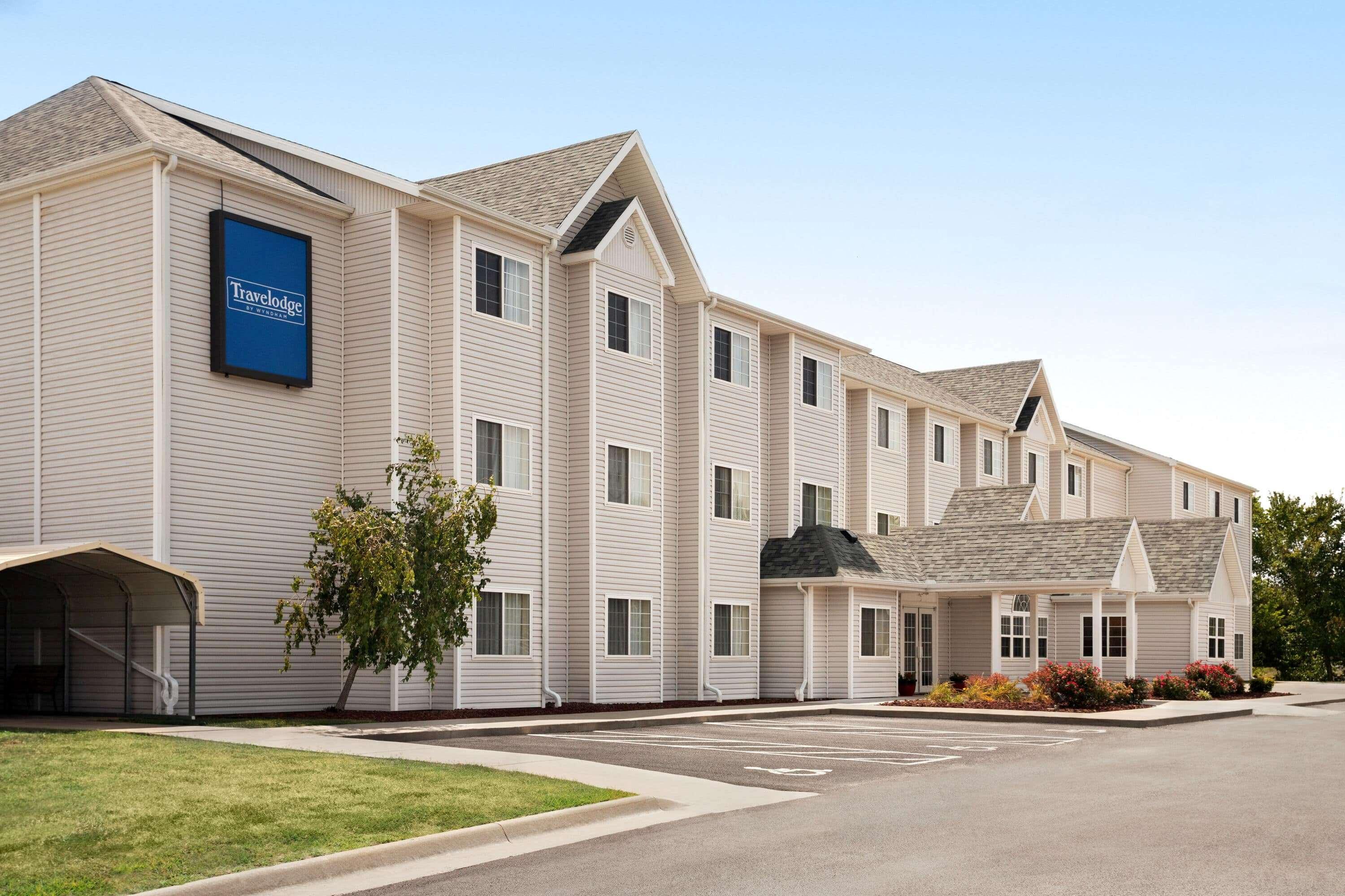 Travelodge By Wyndham Fort Scott מראה חיצוני תמונה