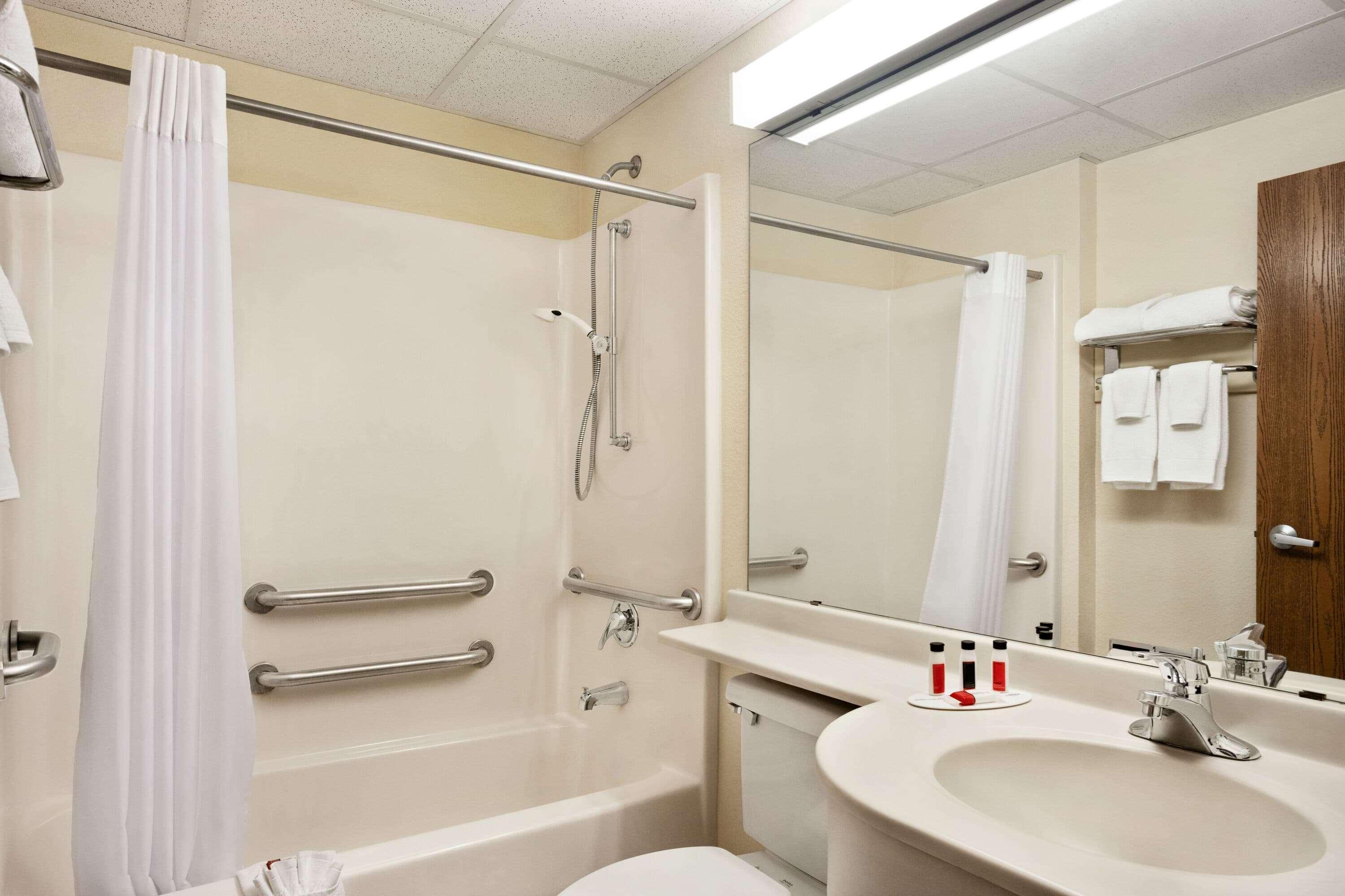 Travelodge By Wyndham Fort Scott מראה חיצוני תמונה