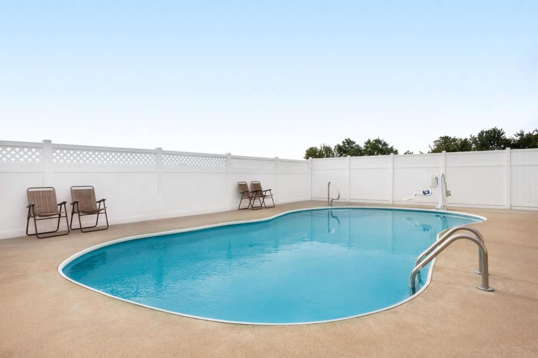 Travelodge By Wyndham Fort Scott מראה חיצוני תמונה