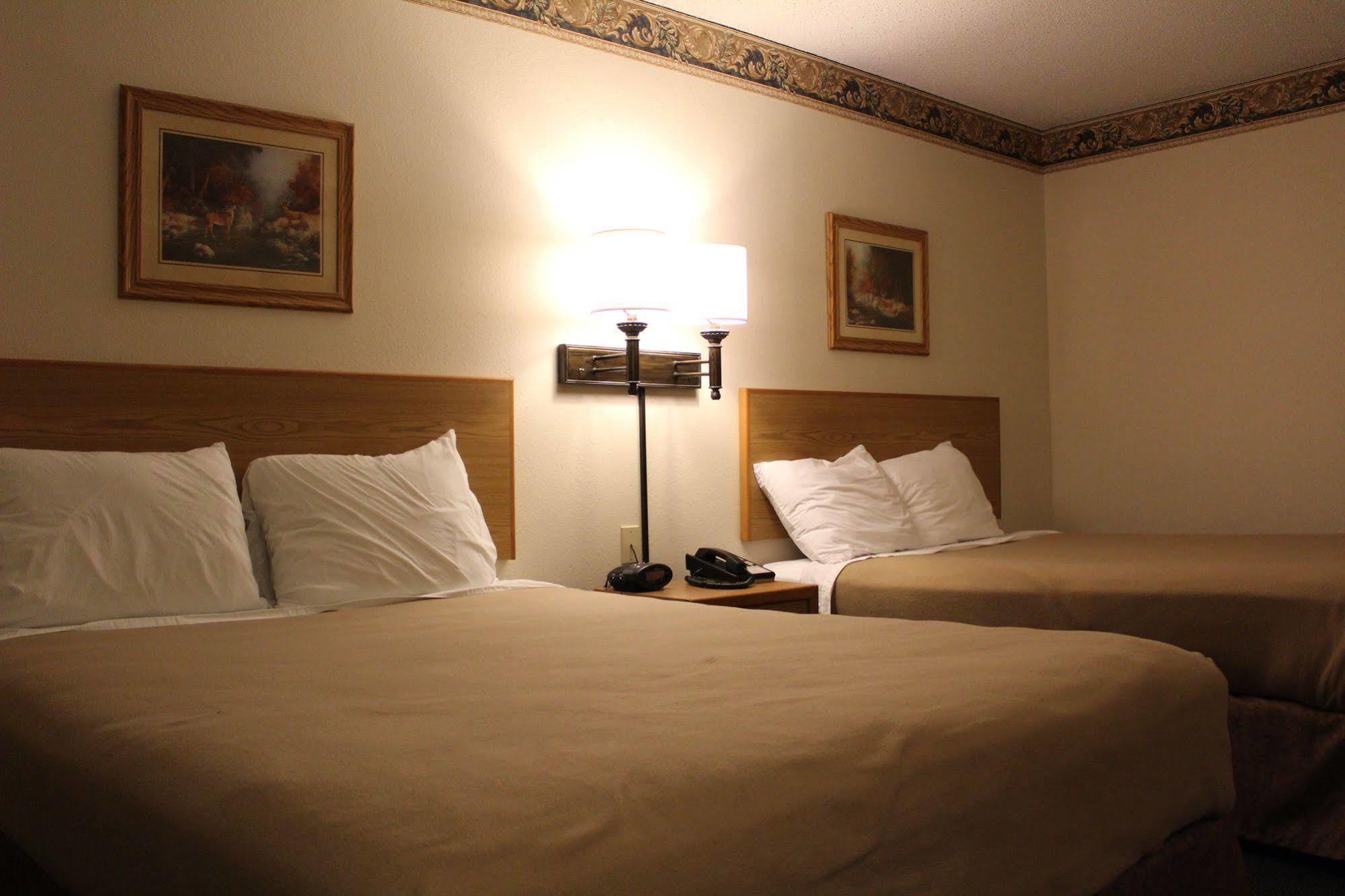 Travelodge By Wyndham Fort Scott מראה חיצוני תמונה