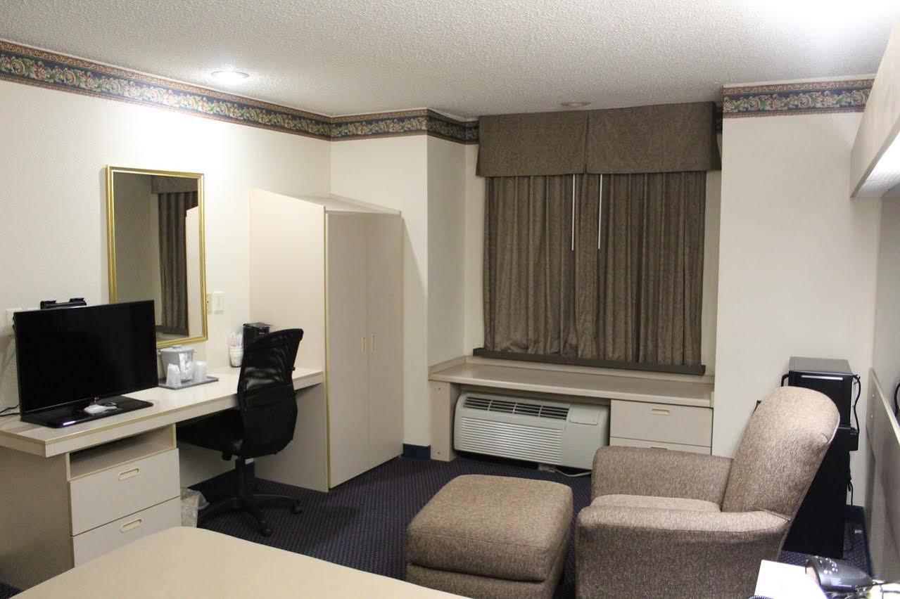 Travelodge By Wyndham Fort Scott מראה חיצוני תמונה