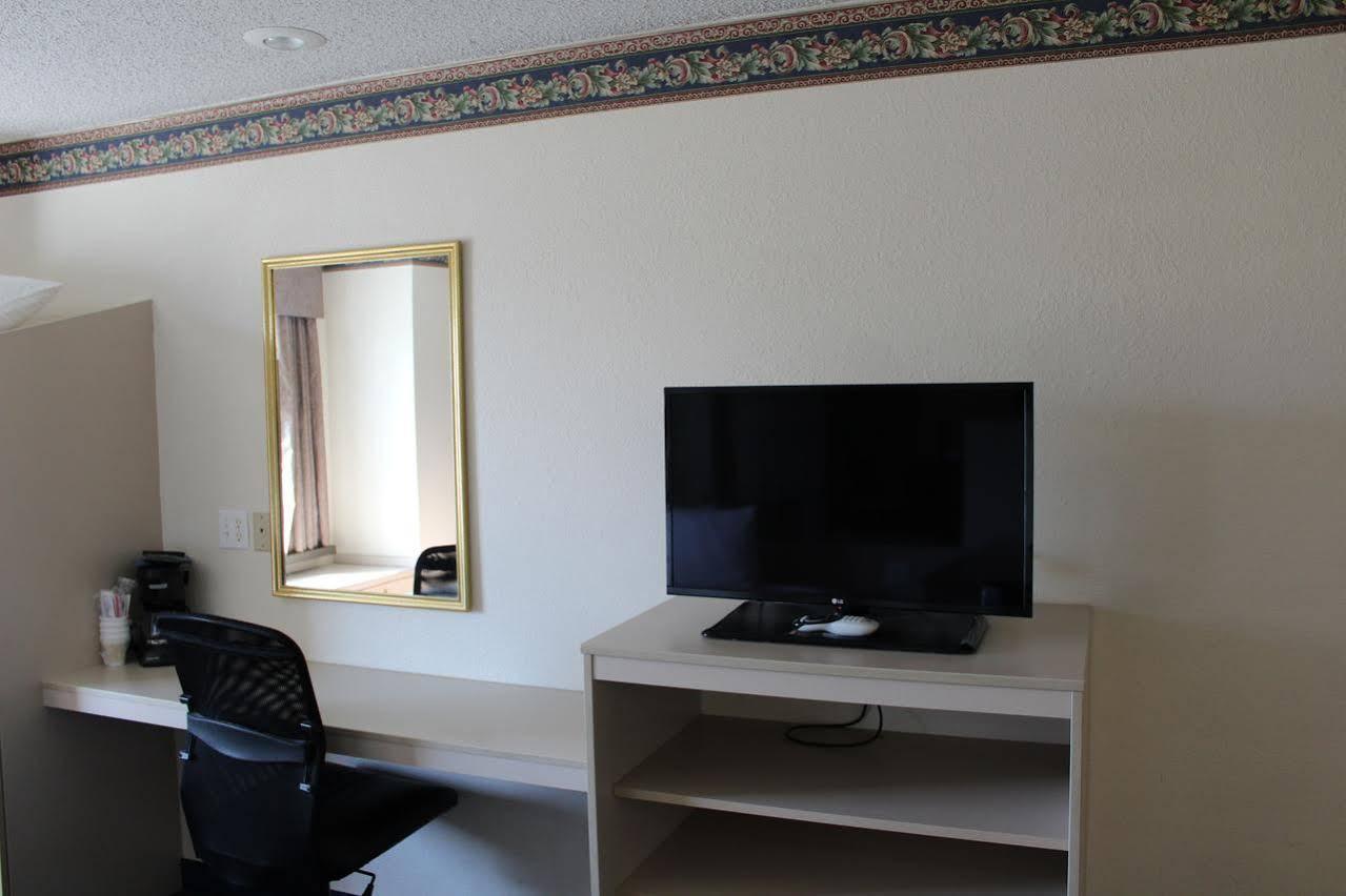 Travelodge By Wyndham Fort Scott מראה חיצוני תמונה