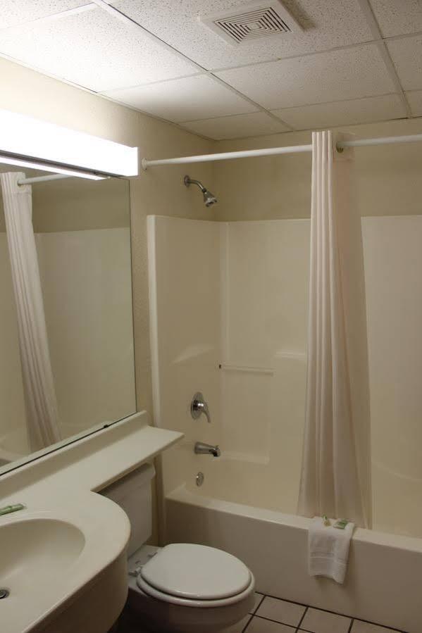 Travelodge By Wyndham Fort Scott מראה חיצוני תמונה